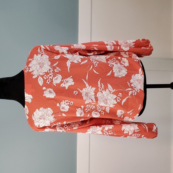 Studio By Bobeau Faux Wrap Top Coral Florals M - Picture 4 of 10